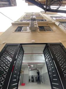 CỔ NHUẾ - NHÀ DÒNG TIỀN 60TR/ THÁNG  - 6 TẦNG - THANG MÁY - NỘI THẤT ĐẸP.